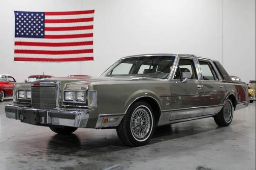 1988 Lincoln Town Car Signature