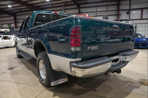 1999 Ford F-250 XLT Crew Cab