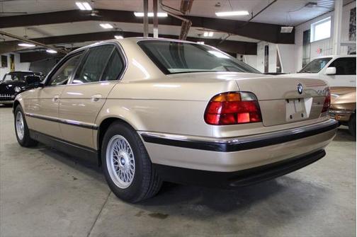 1998 BMW 740 740i 4dr Sedan