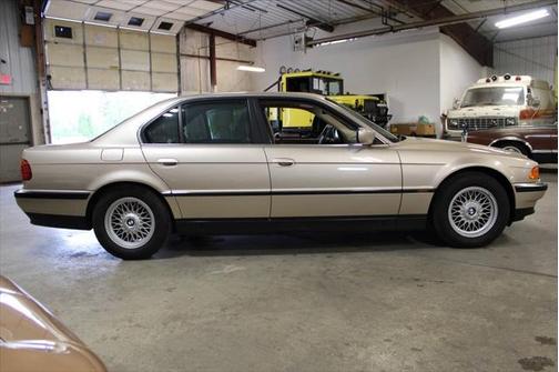 1998 BMW 740 740i 4dr Sedan