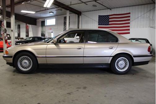 1998 BMW 740 740i 4dr Sedan