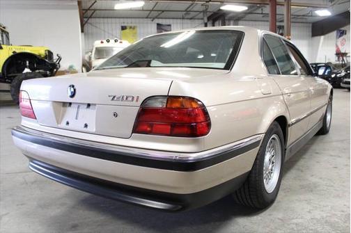 1998 BMW 740 740i 4dr Sedan