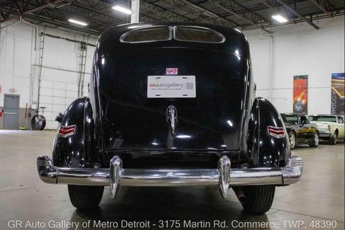 1940 Ford Deluxe Base
