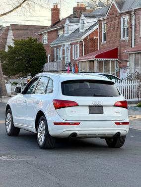 White 2016 Audi Q5 2.0T Premium Plus