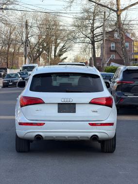 White 2016 Audi Q5 2.0T Premium Plus