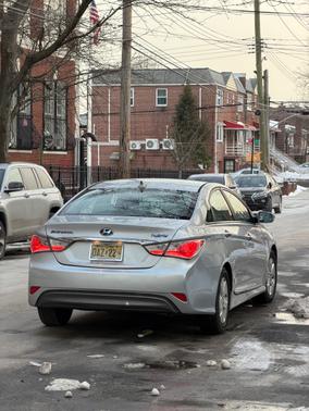 2011 Hyundai SONATA Hybrid Base