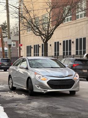 2011 Hyundai SONATA Hybrid Base