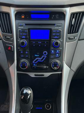 2011 Hyundai SONATA Hybrid Base