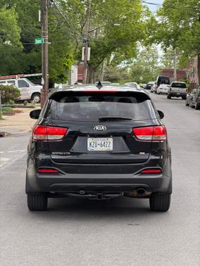 Black 2018 Kia Sorento LX
