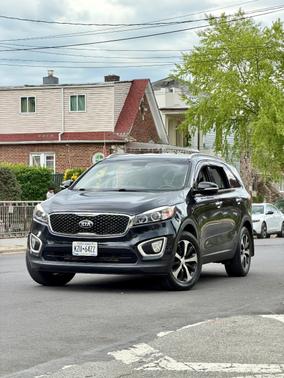 Black 2018 Kia Sorento LX