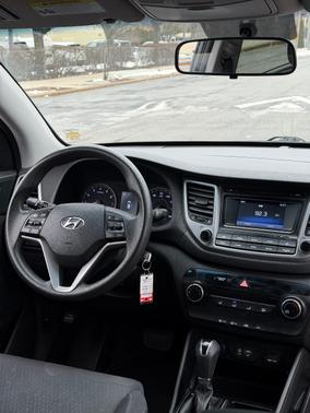 2017 Hyundai TUCSON SE