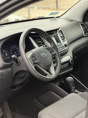 2017 Hyundai TUCSON SE