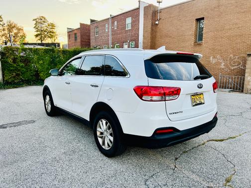 2018 Kia Sorento LX