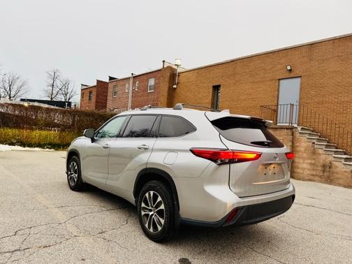 2022 Toyota Highlander Platinum