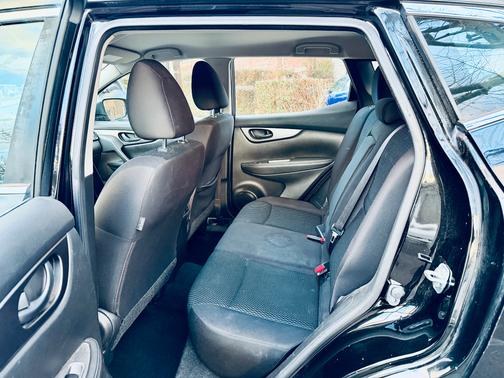 2017 Nissan Rogue Sport SV