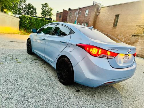 2012 Hyundai ELANTRA Limited