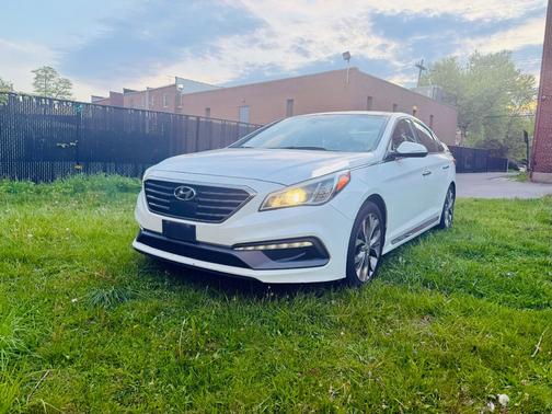 White color 2015 Hyundai SONATA Limited 2.0T