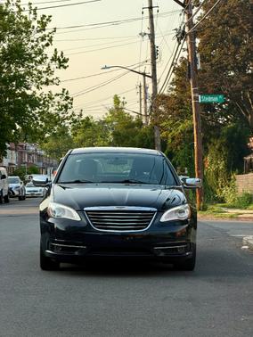 Black 2014 Chrysler 200 Limited