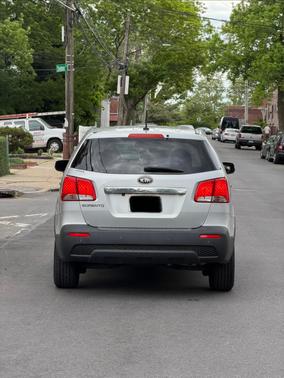 Silver 2013 Kia Sorento LX