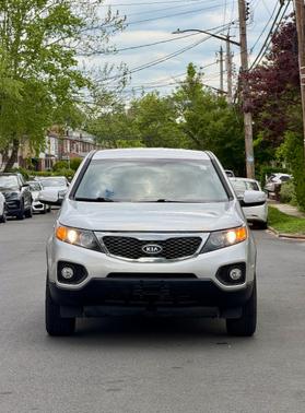 Silver 2013 Kia Sorento LX