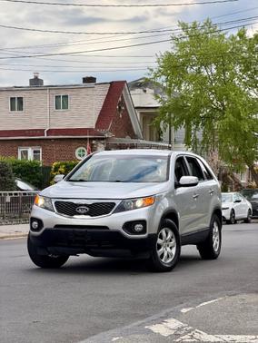 Silver 2013 Kia Sorento LX