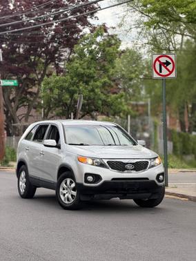 Silver 2013 Kia Sorento LX