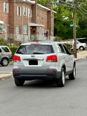 Silver 2013 Kia Sorento LX