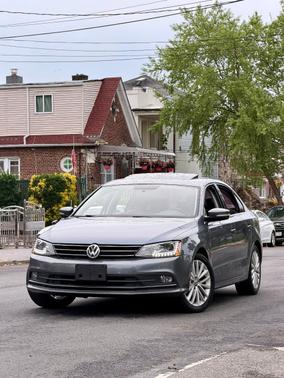 Silver 2015 Volkswagen Jetta 1.8T Sport
