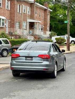 Silver 2015 Volkswagen Jetta 1.8T Sport