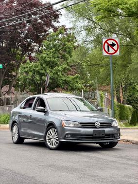 Silver 2015 Volkswagen Jetta 1.8T Sport