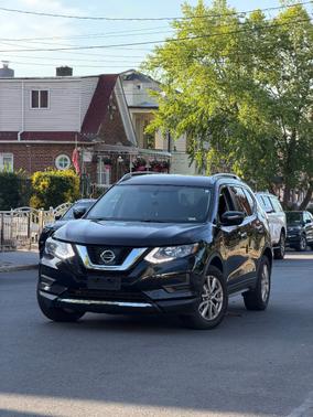 Black 2017 Nissan Rogue SV