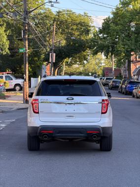 White 2015 Ford Explorer XLT