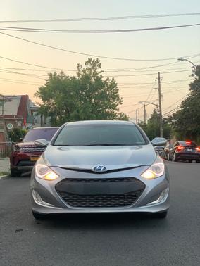 2015 Hyundai SONATA Hybrid Limited