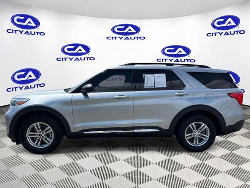 Iconic Silver Metallic 2022 Ford Explorer XLT