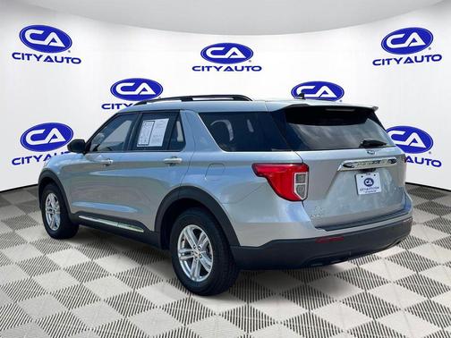 Iconic Silver Metallic 2022 Ford Explorer XLT