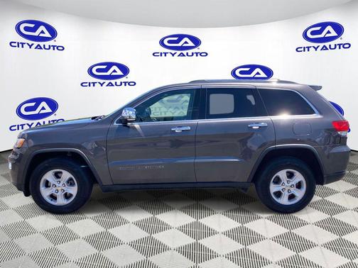 Granite Crystal Metallic Clearcoat 2017 Jeep Grand Cherokee Limited