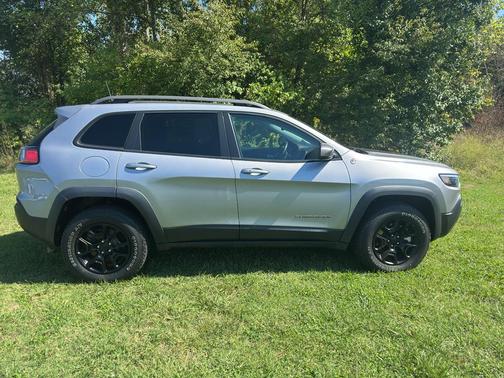 2020 Jeep Cherokee Trailhawk