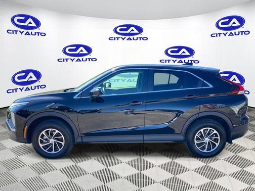 Labrador Black Pearl 2025 Mitsubishi Eclipse Cross ES