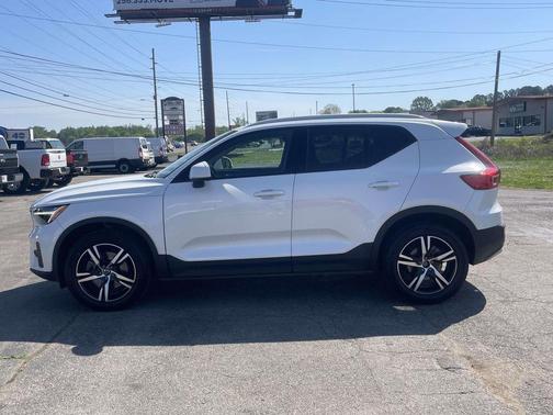 2023 Volvo XC40 B5 Core