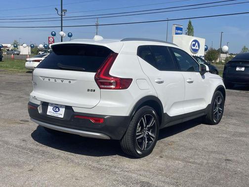 2023 Volvo XC40 B5 Core