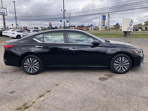 2025 Nissan Altima SV FWD