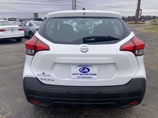 2020 Nissan Kicks S