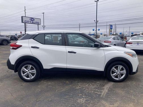 2020 Nissan Kicks S