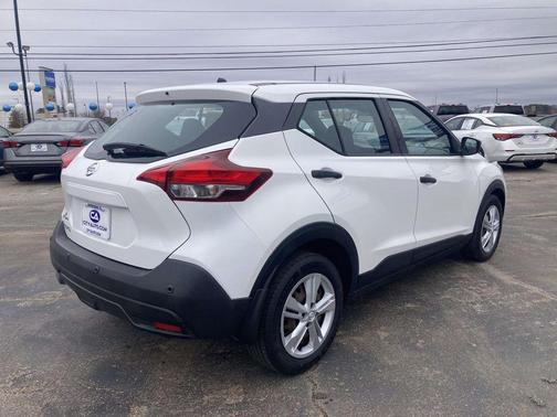 2020 Nissan Kicks S