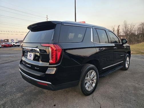 2023 GMC Yukon SLT