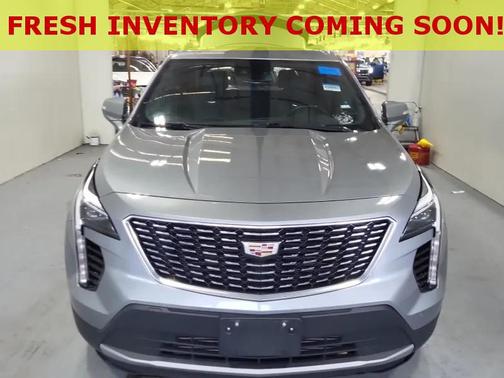 Argent Silver Metallic 2023 Cadillac XT4 Premium Luxury