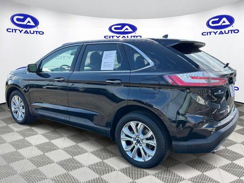 Agate Black Metallic 2022 Ford Edge Titanium