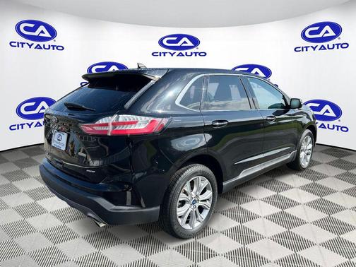 Agate Black Metallic 2022 Ford Edge Titanium