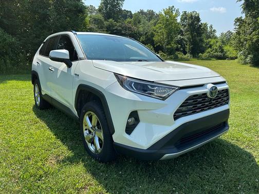 2020 Toyota RAV4 Hybrid SE