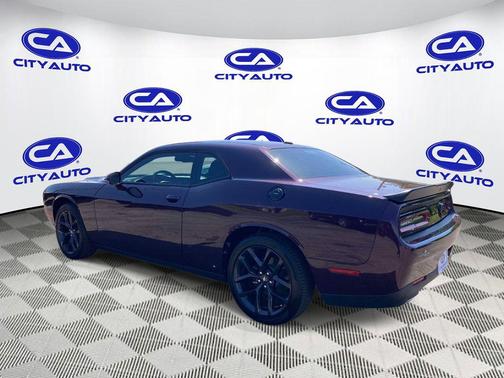 Hellraisin 2021 Dodge Challenger SXT